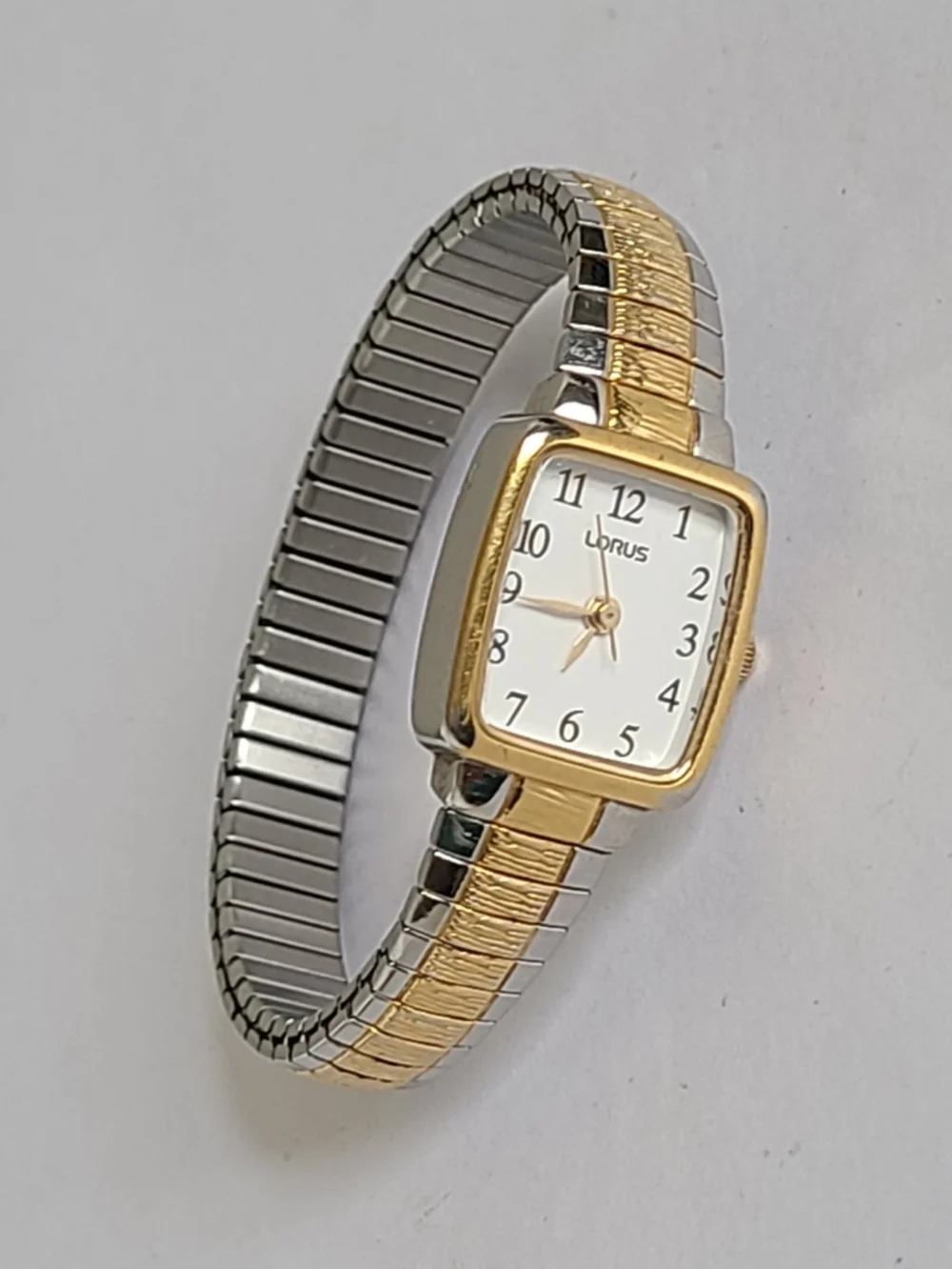 Vintage LORUS Women's Two-Tone Gold Silver Square Face Japan Quartz Watch - Picture 3 of 12
